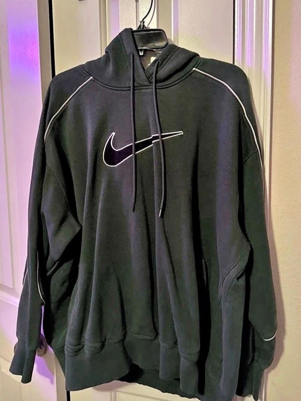Nike Embroidered Center Swoosh Hoodie, Forest Green, White Piping, Unisex L